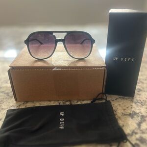 Brand New TEAGAN - BLACK + GREY GRADIENT SUNGLASSES